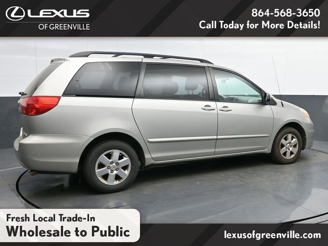 Used 2010 Toyota Sienna LE image 8