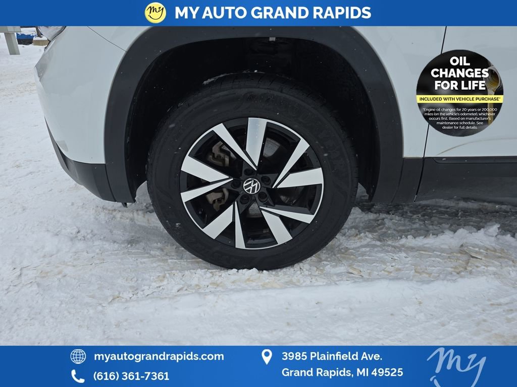 Used 2023 Volkswagen Atlas Cross Sport SE image 29