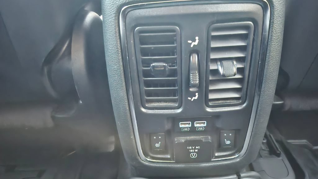 Used 2016 Jeep Grand Cherokee SRT AWD/4WD image 32