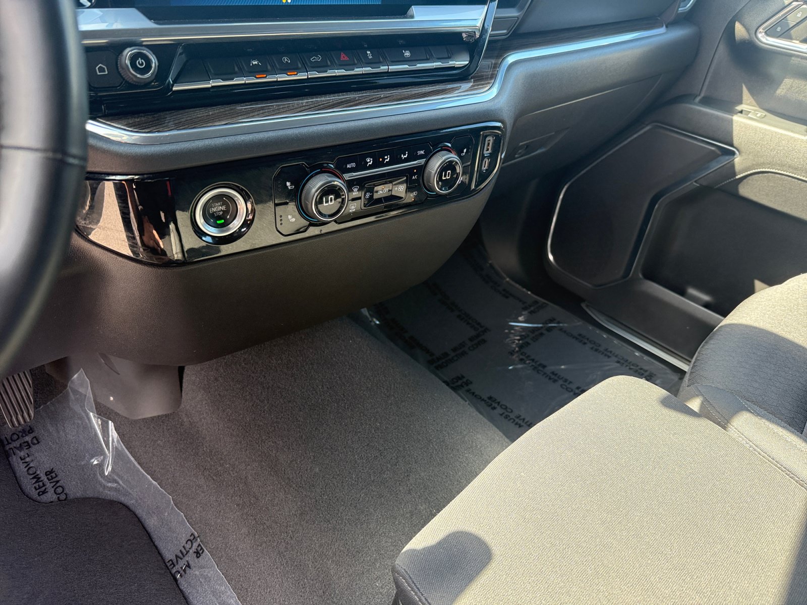 Used 2023 Chevrolet Silverado 1500 LT AWD/4WD image 13