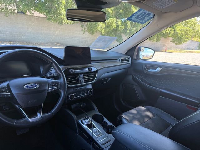 Used 2020 Ford Escape Titanium image 19