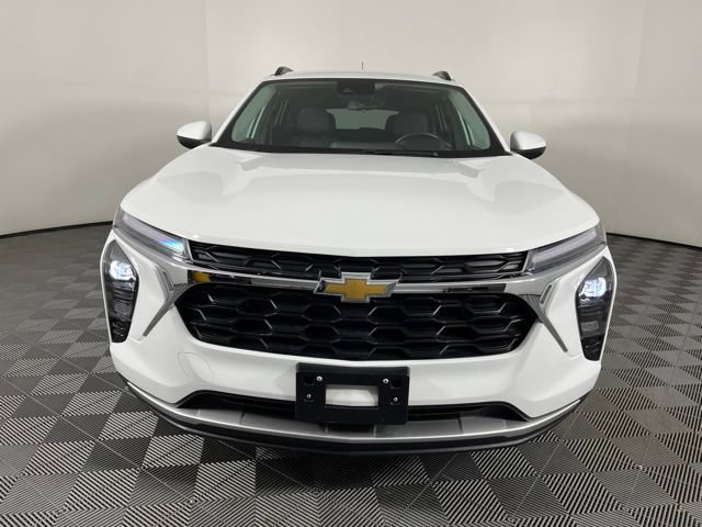 Used 2024 Chevrolet Trax LT w/ Driver Confidence Package FWD image 5