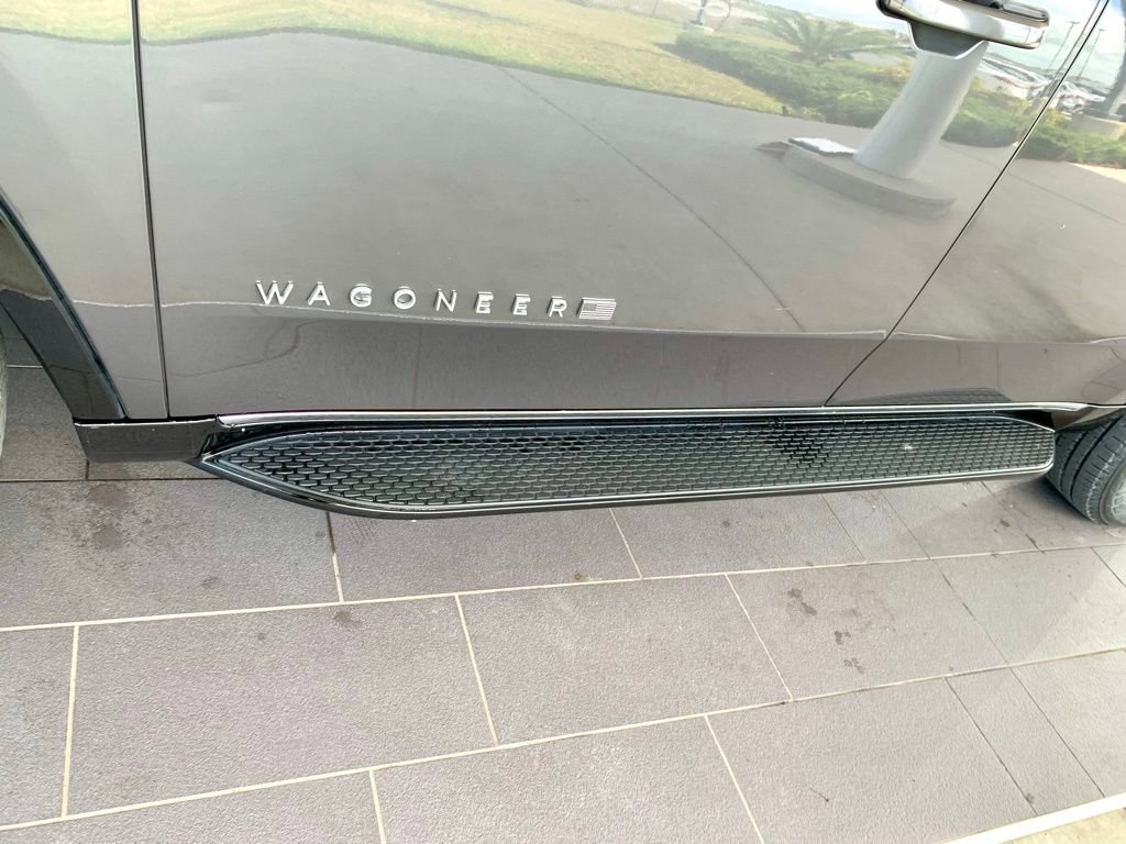 Used 2022 Jeep Wagoneer Series II AWD/4WD image 48