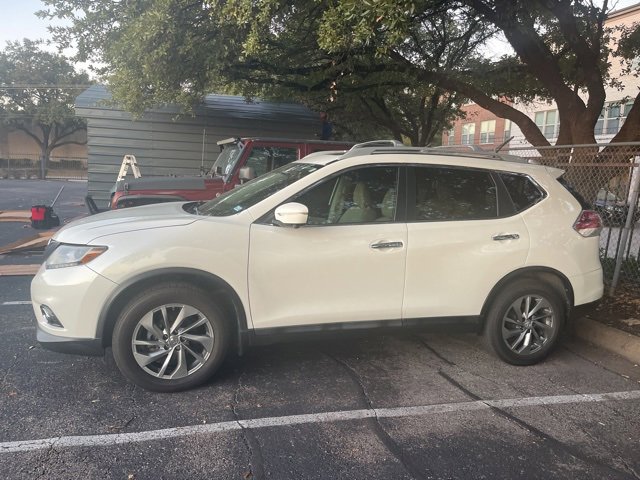 Used 2015 Nissan Rogue SL w/ SL Premium Package image 3