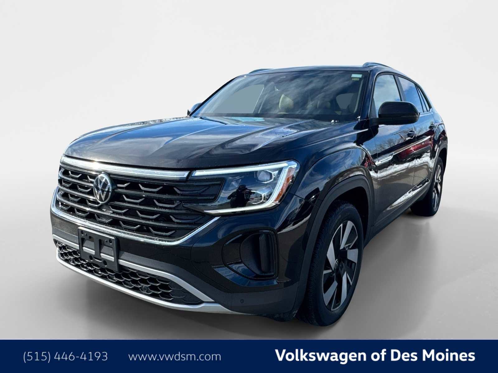 Used 2025 Volkswagen Atlas Cross Sport SE image 1