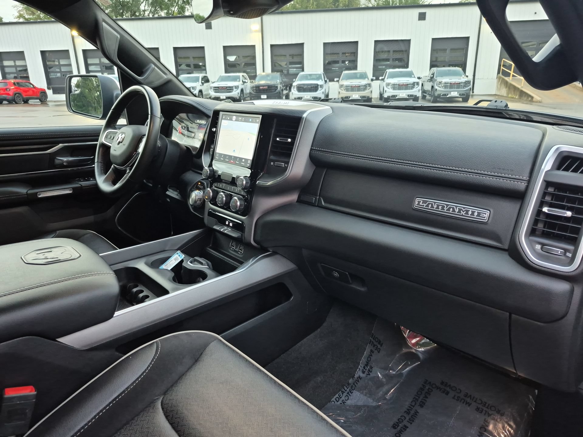 Used 2023 RAM 1500 Laramie AWD/4WD image 31