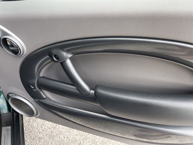 Used 2006 MINI Cooper Hardtop FWD image 13