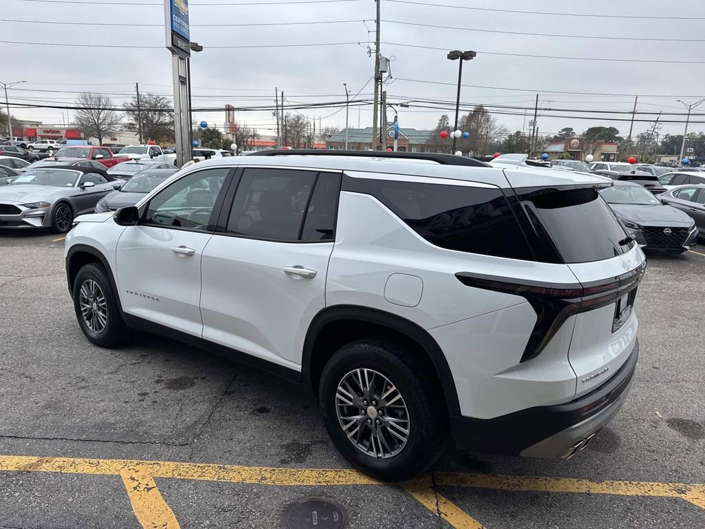 Certified 2025 Chevrolet Traverse LT image 6