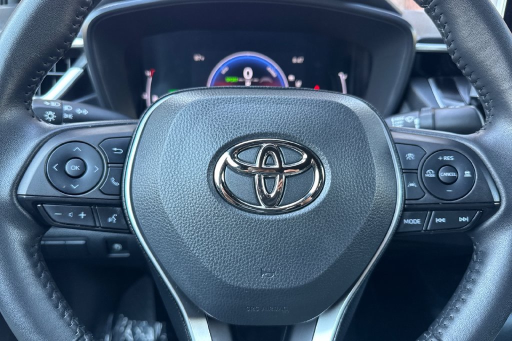 Certified 2025 Toyota Corolla SE w/ SE Premium Package FWD image 21