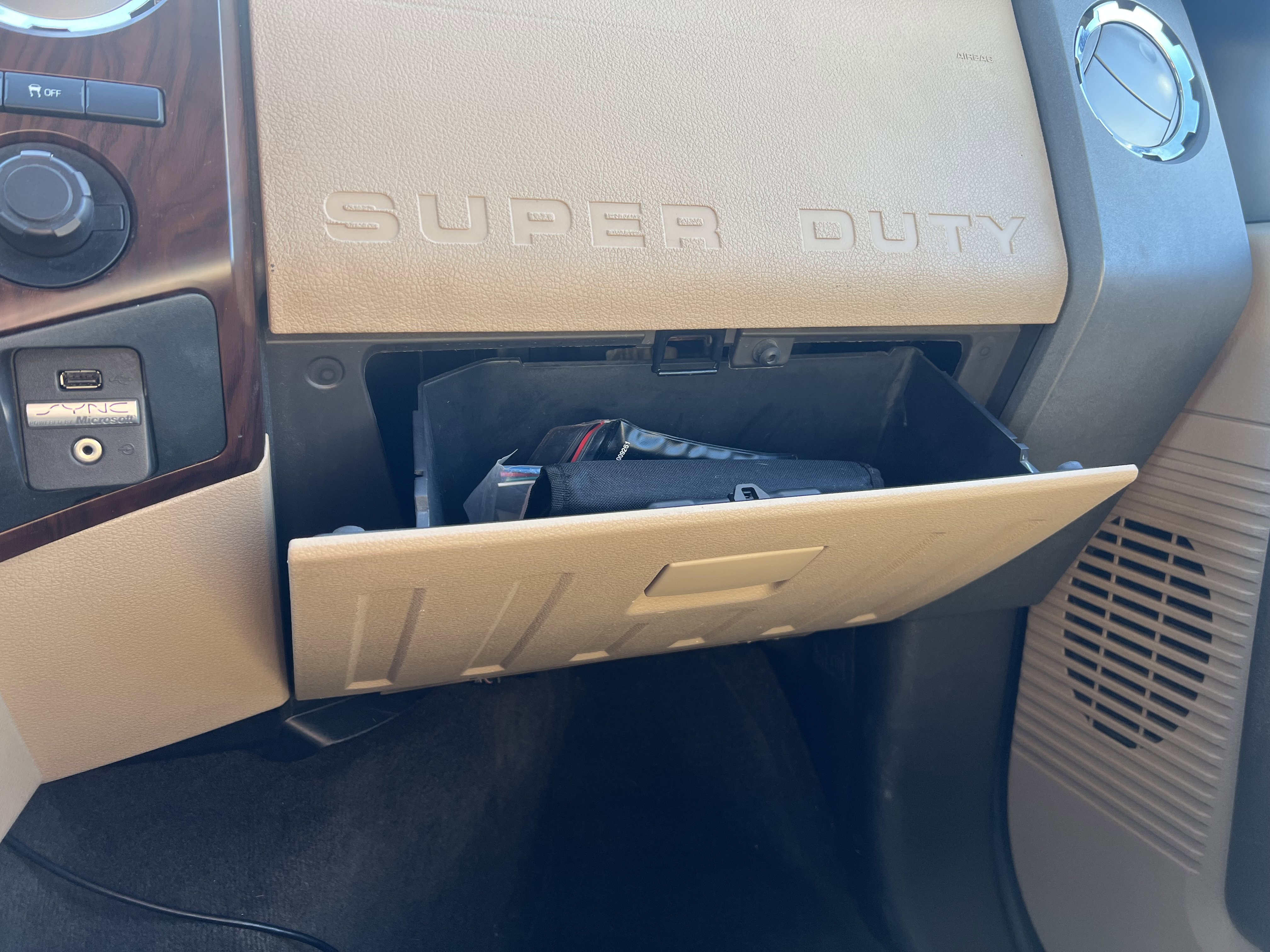 Used 2011 Ford F250 Lariat w/ Lariat Interior Pkg image 24