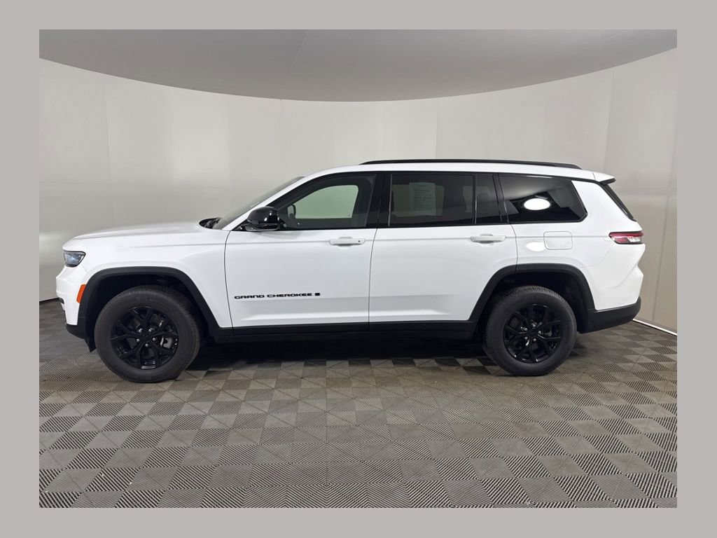 Used 2024 Jeep Grand Cherokee L Laredo AWD/4WD image 1