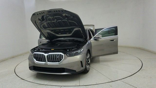 Used 2025 BMW i5 xDrive40 image 71