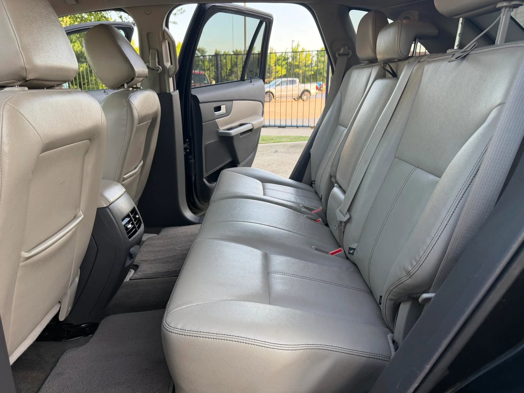 Used 2014 Ford Edge Limited w/ Driver Entry Package FWD image 25