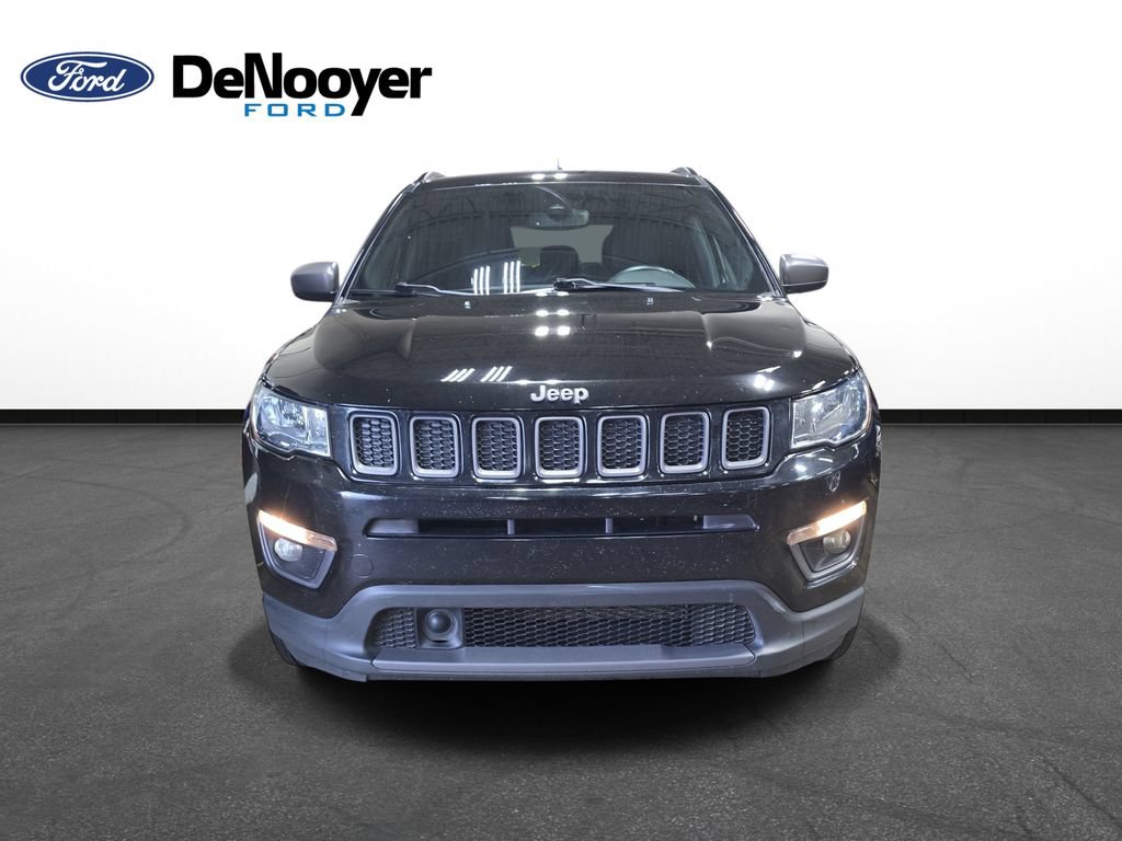 Used 2021 Jeep Compass Latitude w/ Sun and Sound Group AWD/4WD image 2