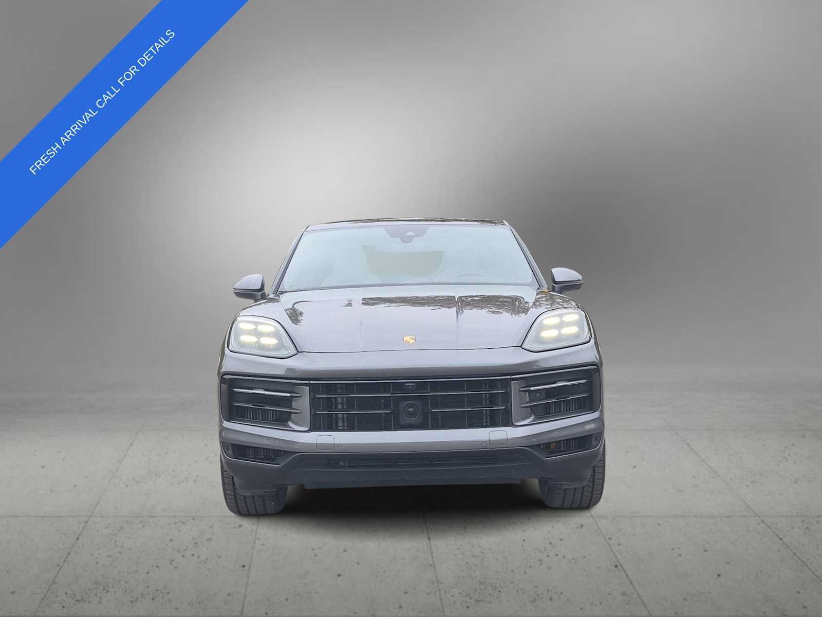 Used 2025 Porsche Cayenne Coupe AWD/4WD image 3