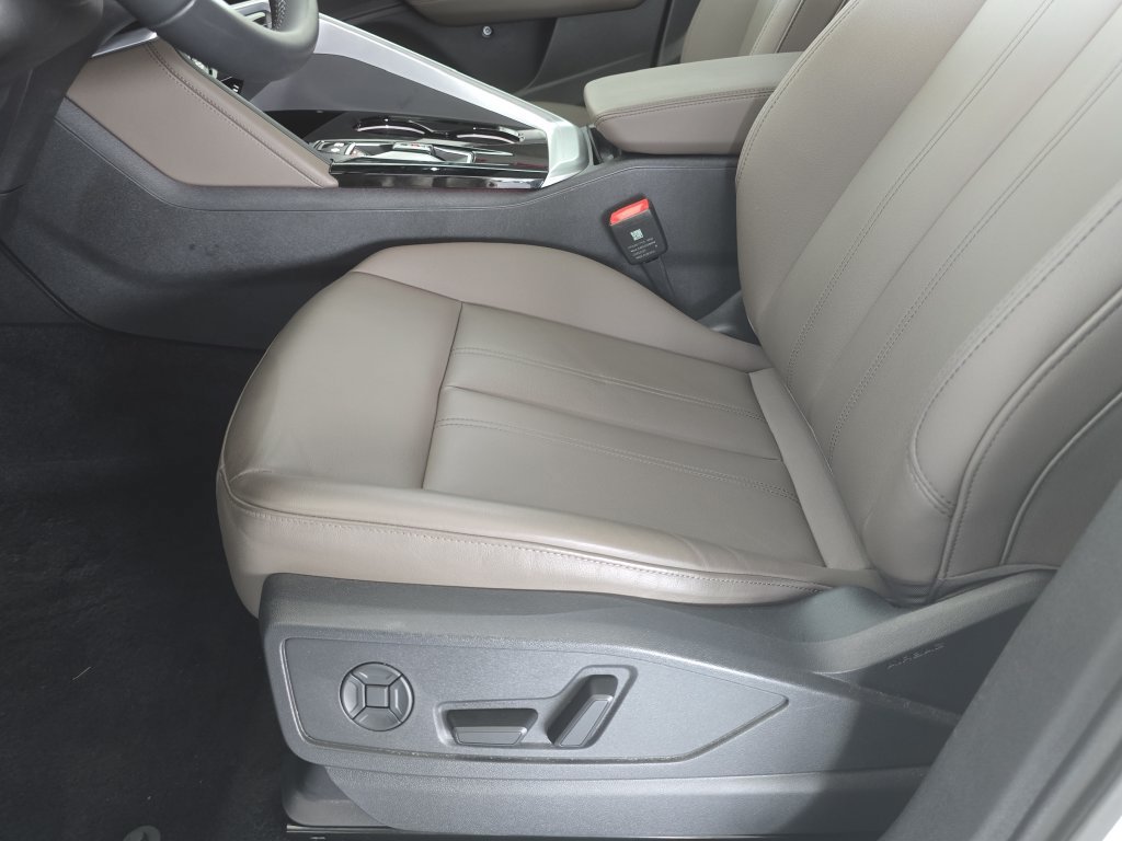 Certified 2025 Audi Q5 Premium w/ Convenience Package AWD/4WD image 19