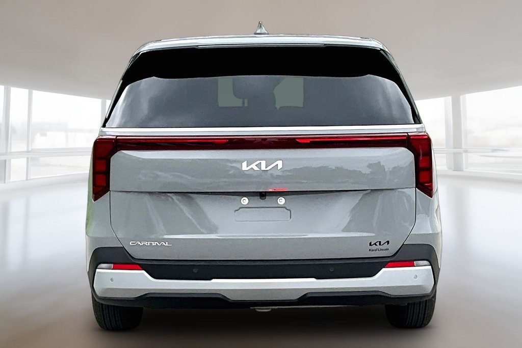 New 2027 Kia Carnival FWD image 4
