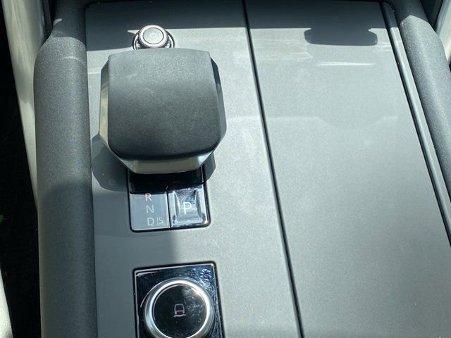 Used 2024 Land Rover Discovery S AWD/4WD image 30