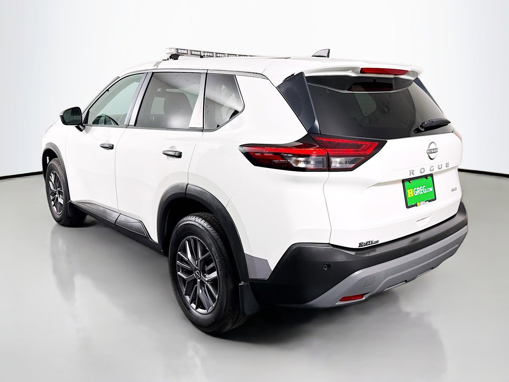 Used 2022 Nissan Rogue S AWD/4WD image 7