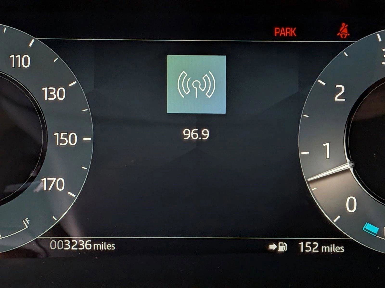 Used 2026 Land Rover Range Rover Velar Dynamic SE AWD/4WD image 9