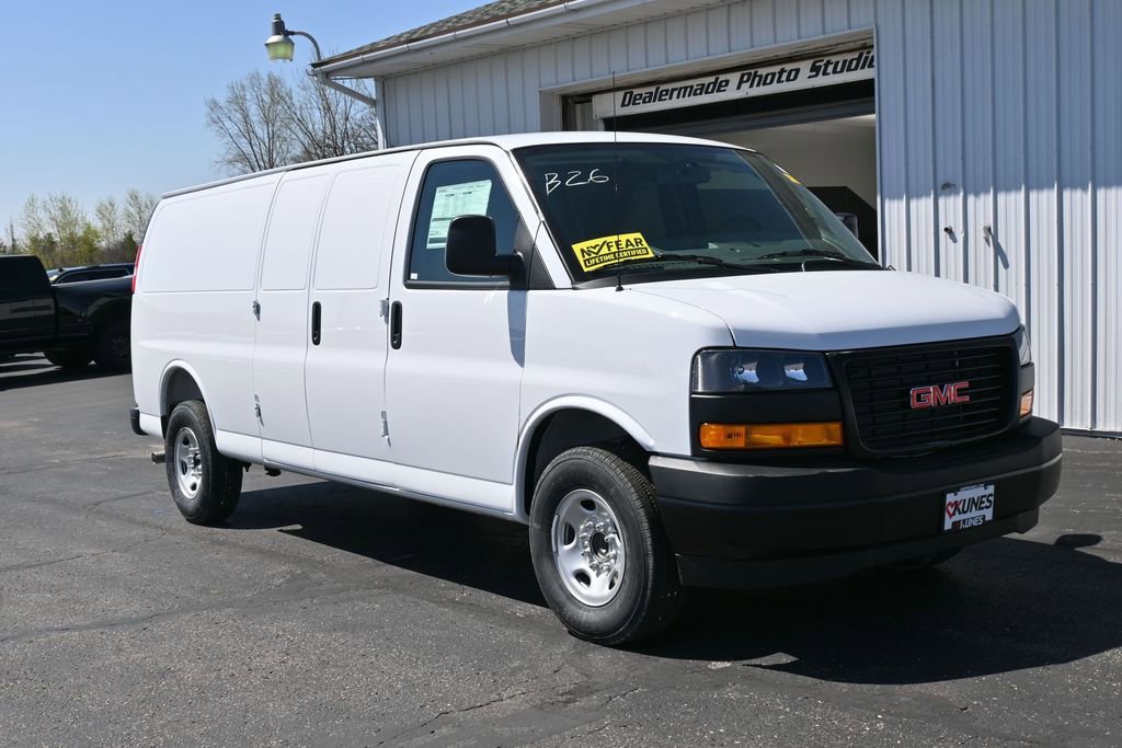 New 2026 GMC Savana 3500 Extended RWD image 2