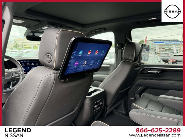 Used 2025 Chevrolet Suburban Premier AWD/4WD image 22