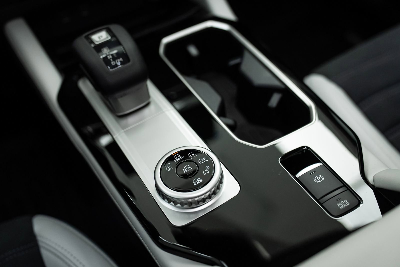 New 2026 Mitsubishi Outlander SE image 12