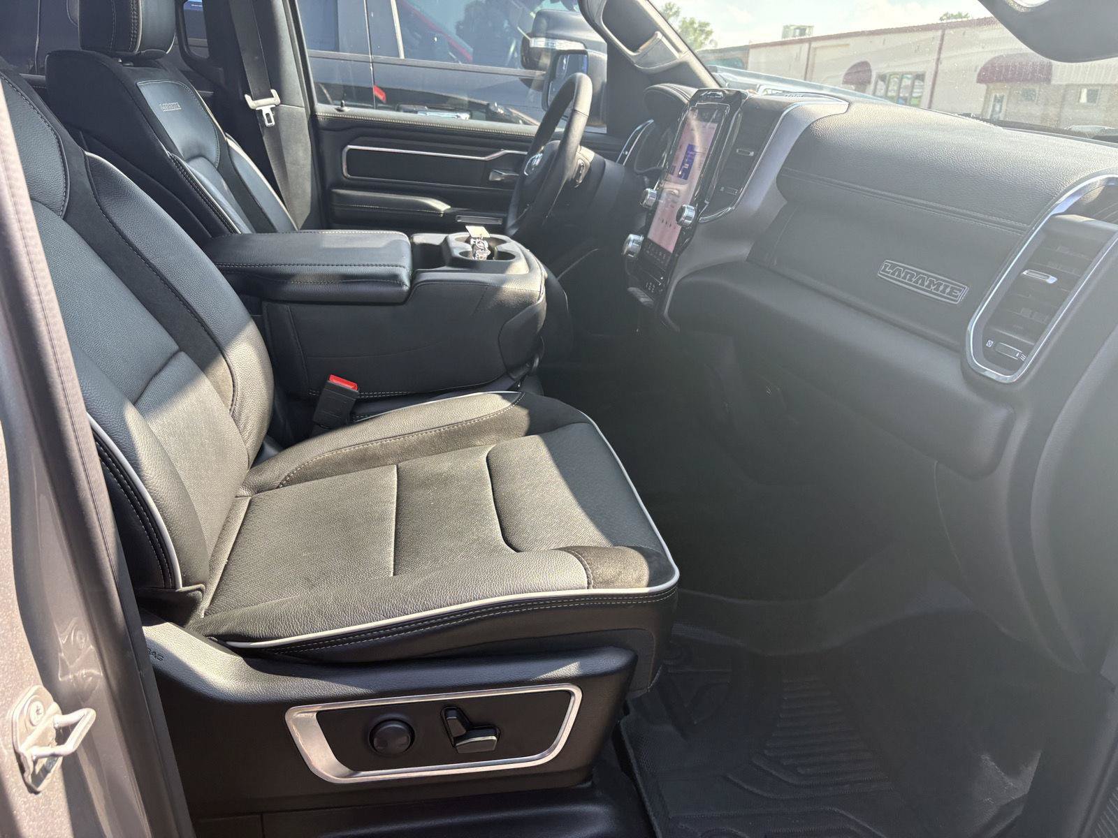 Used 2025 RAM 1500 Laramie AWD/4WD image 21