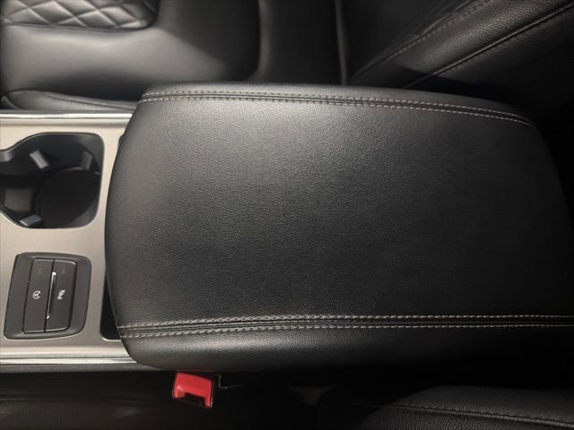 Used 2024 Ford Edge Titanium image 34