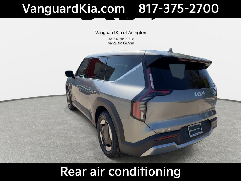 Certified 2024 Kia EV9 Light Long Range RWD image 7