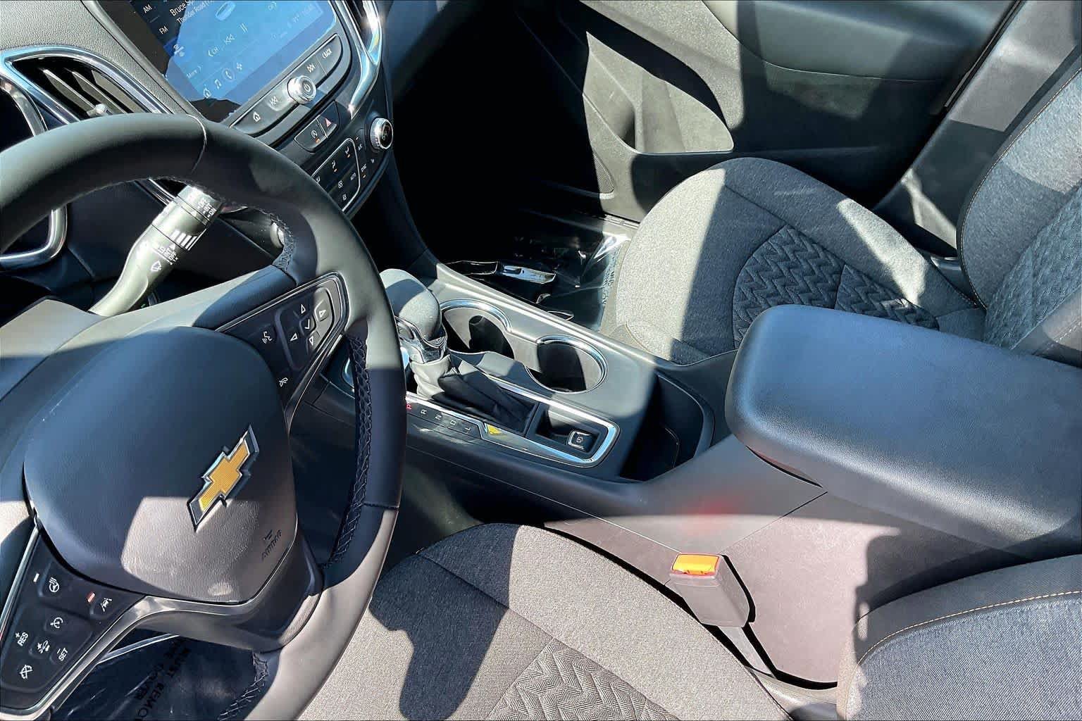 Used 2024 Chevrolet Equinox LT FWD image 17