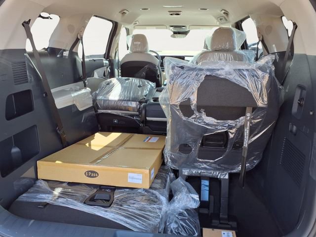 New 2026 Kia Carnival EX image 19