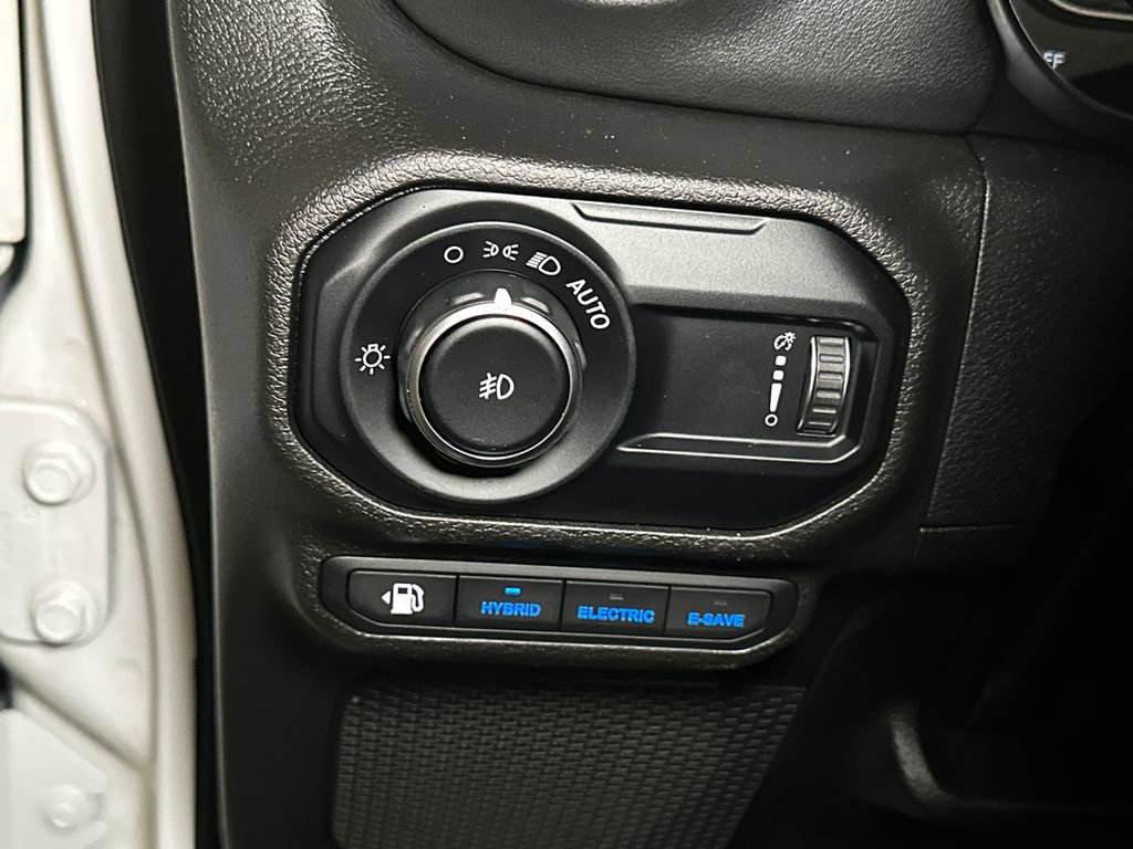 Used 2023 Jeep Wrangler Unlimited Sahara w/ Cold Weather Group image 30