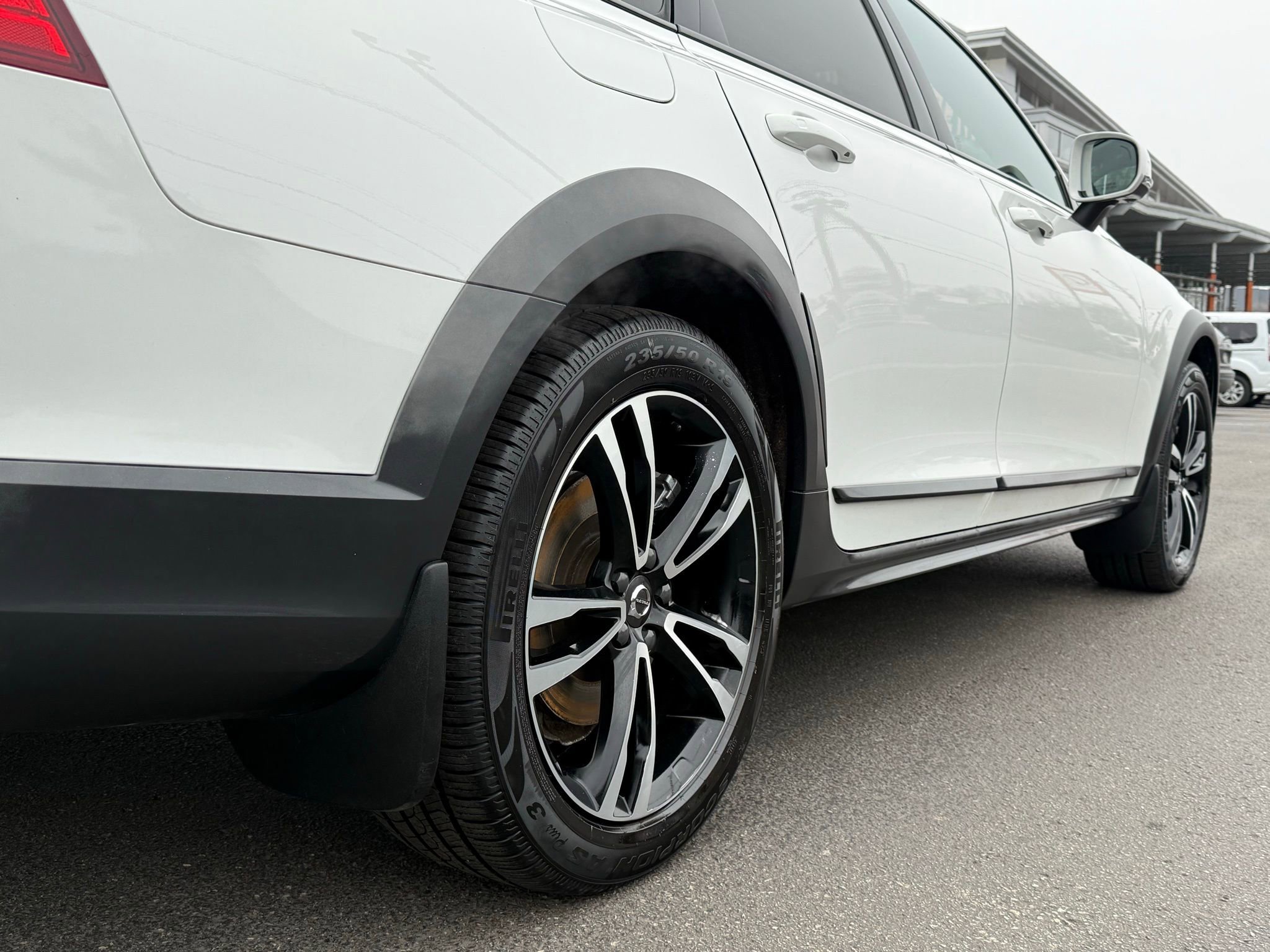 Used 2018 Volvo V90 T5 Cross Country w/ Convenience Package image 10