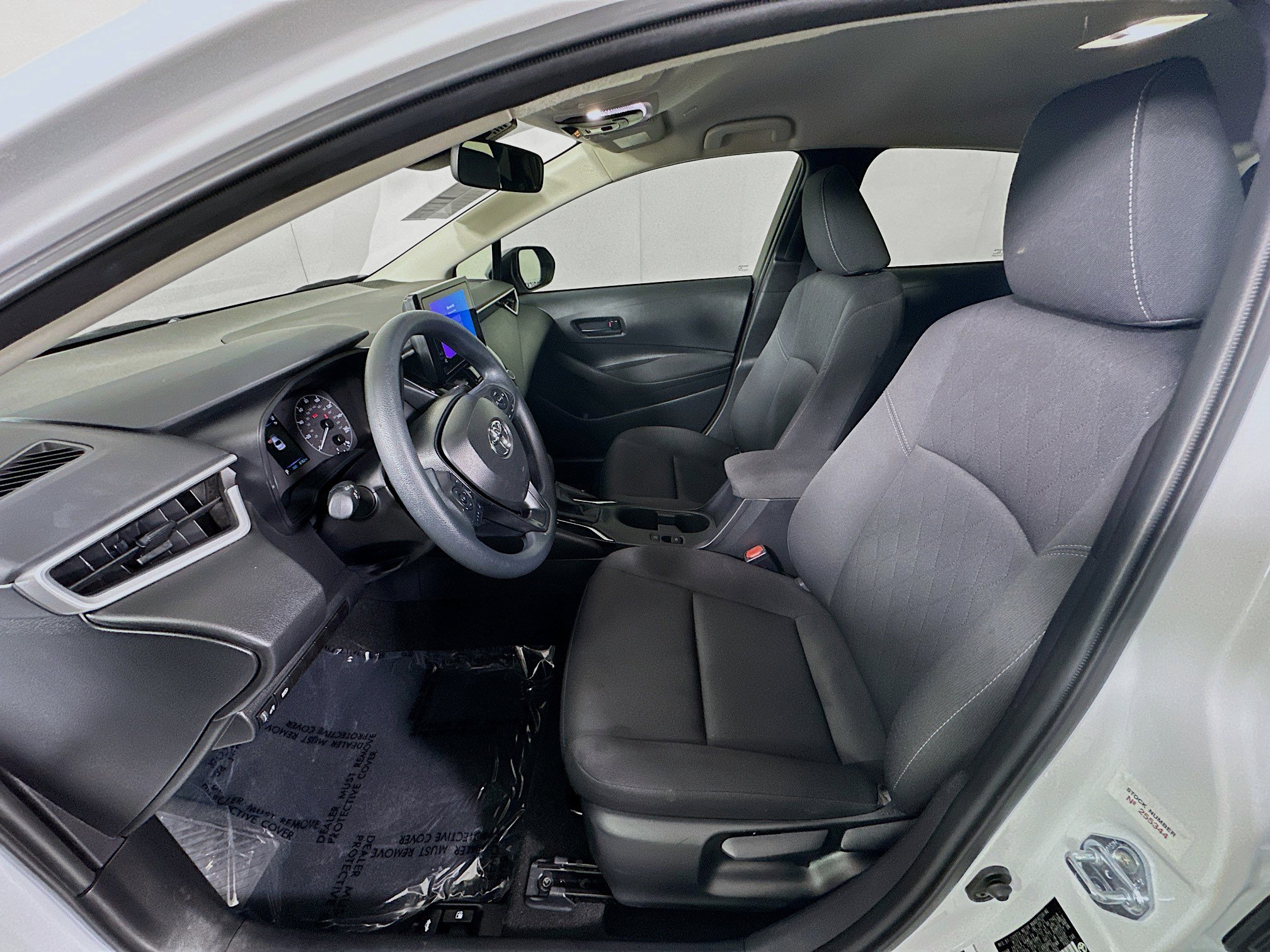 Used 2025 Toyota Corolla LE image 12