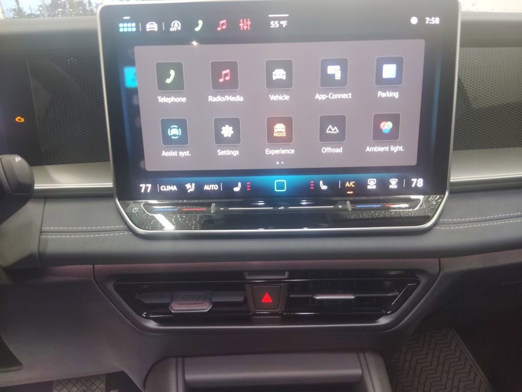 New 2026 Volkswagen Tiguan SE AWD/4WD image 11