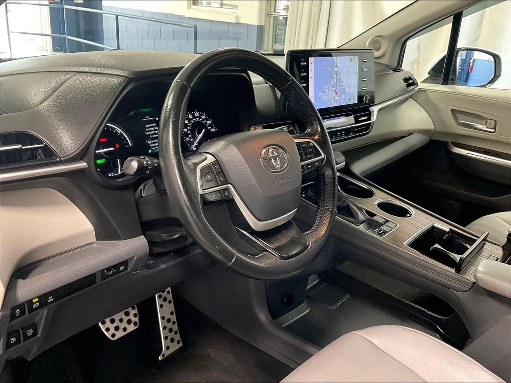 Used 2021 Toyota Sienna XLE w/ XLE Plus Package AWD/4WD image 8
