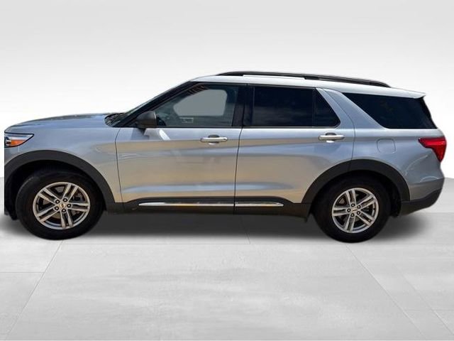 Used 2021 Ford Explorer XLT RWD image 2