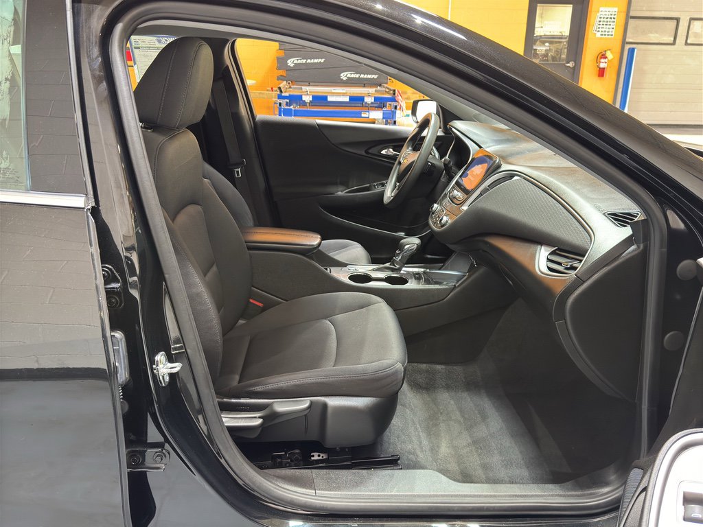 Used 2022 Chevrolet Malibu LT image 16