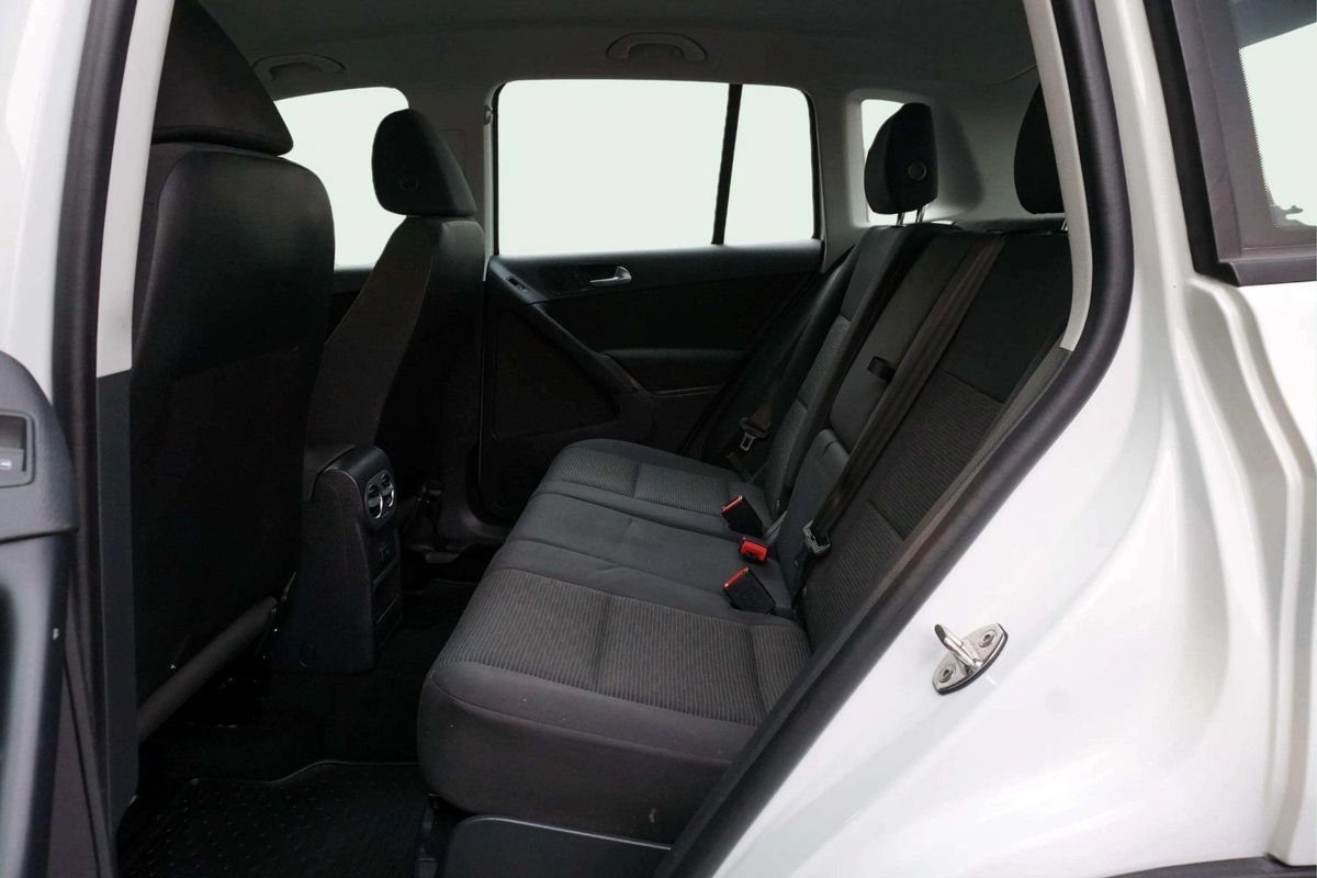 Used 2017 Volkswagen Tiguan Limited w/ Premium Package AWD/4WD image 16