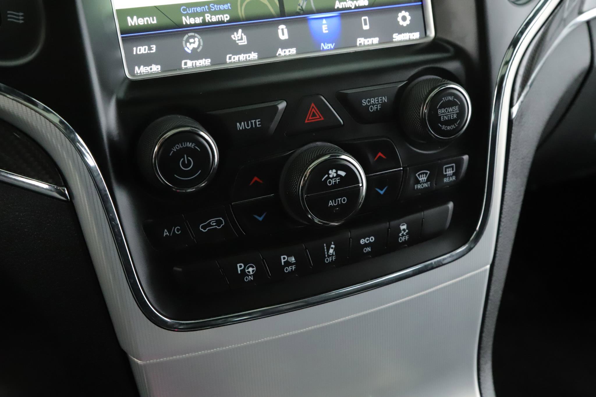 Used 2018 Jeep Grand Cherokee SRT image 15