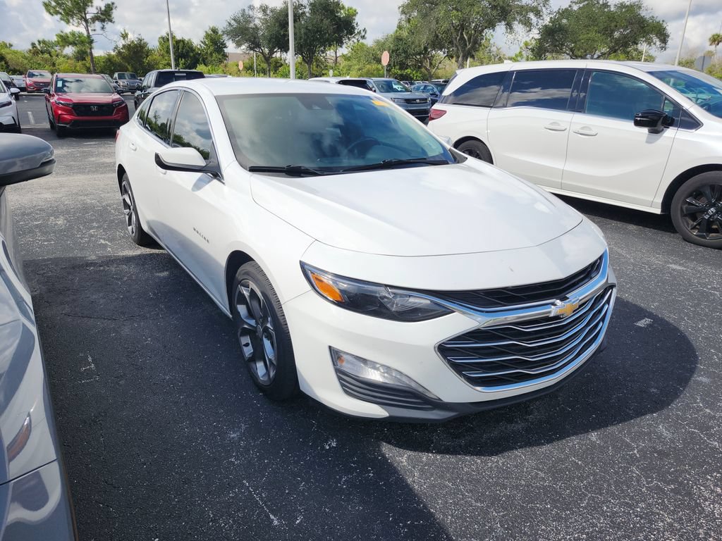 Used 2020 Chevrolet Malibu LT w/ Leather Package FWD image 9