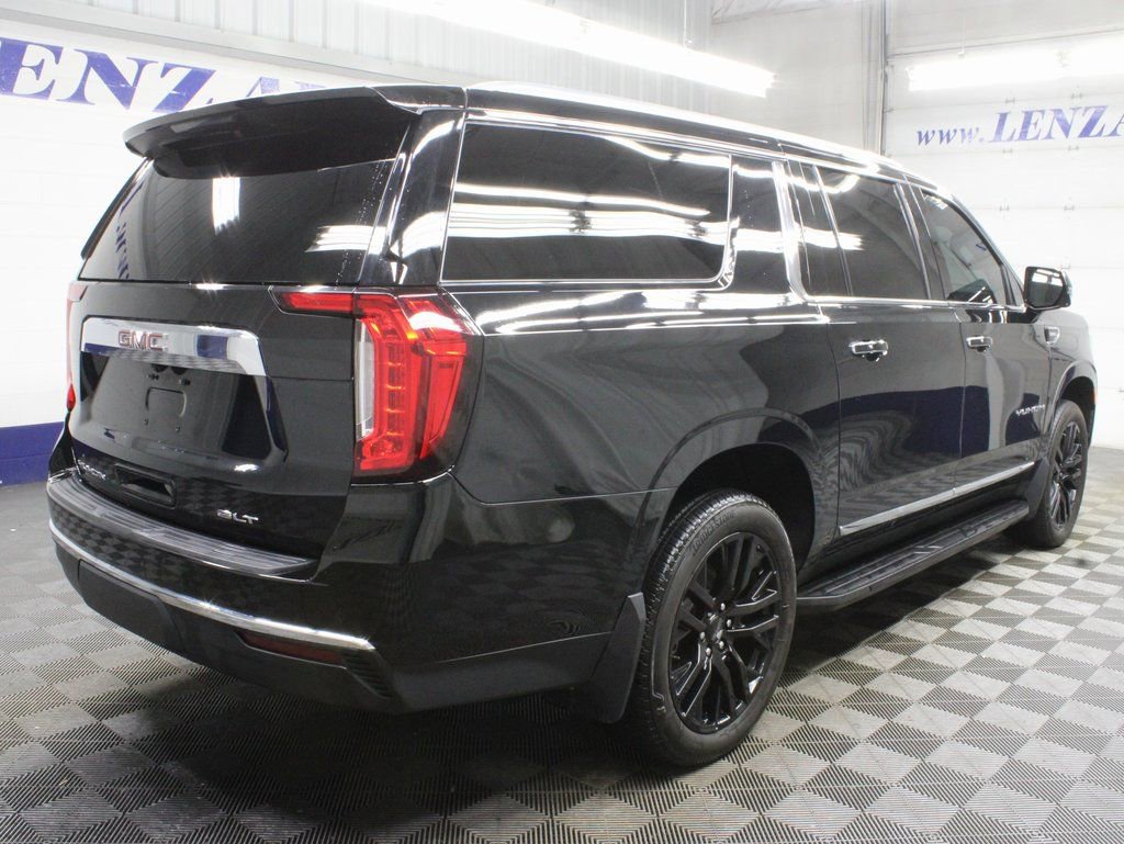 Used 2024 GMC Yukon XL SLT w/ SLT Luxury Package image 4