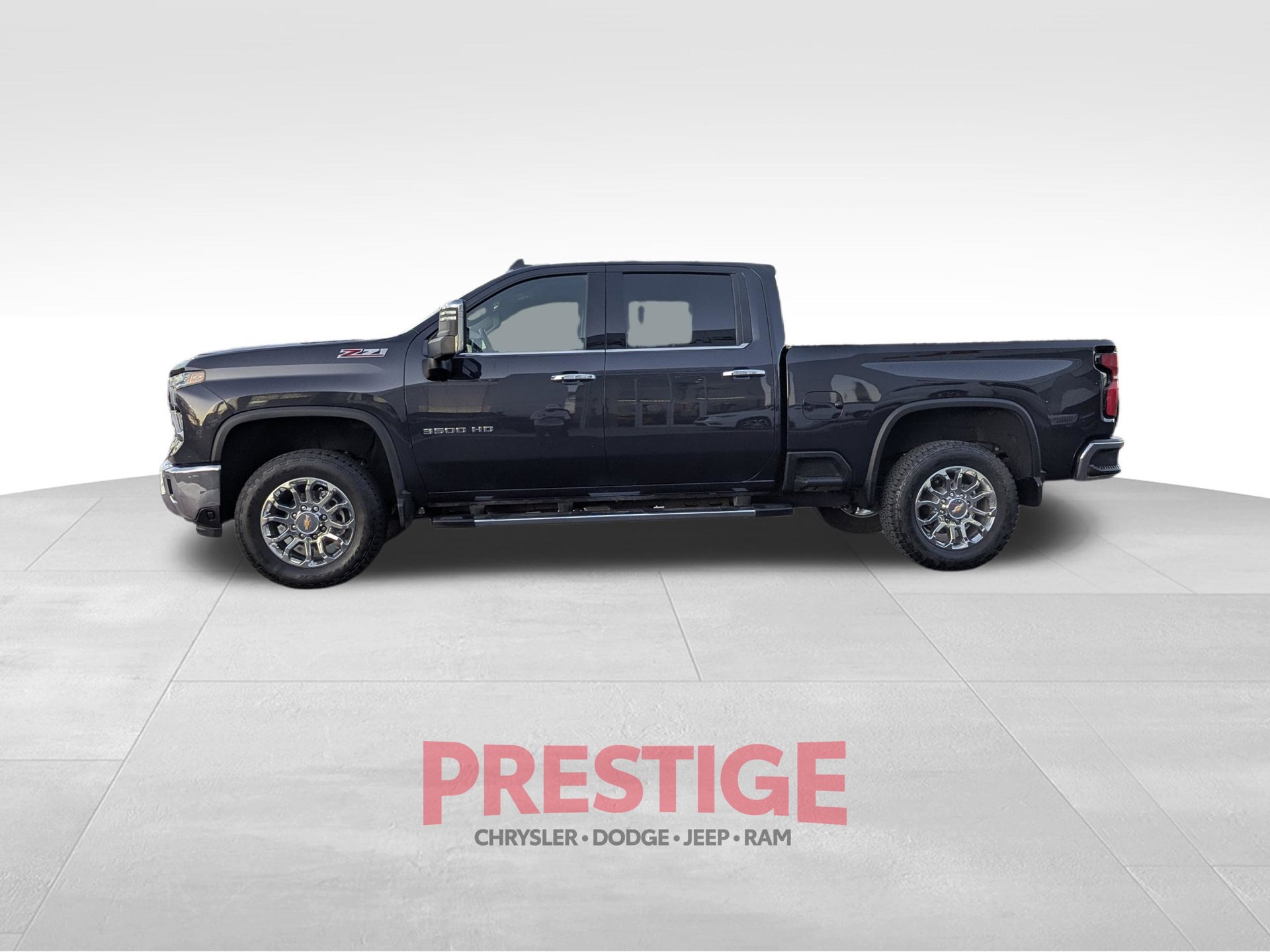 Used 2024 Chevrolet Silverado 3500 LTZ w/ LTZ Plus Package AWD/4WD image 10