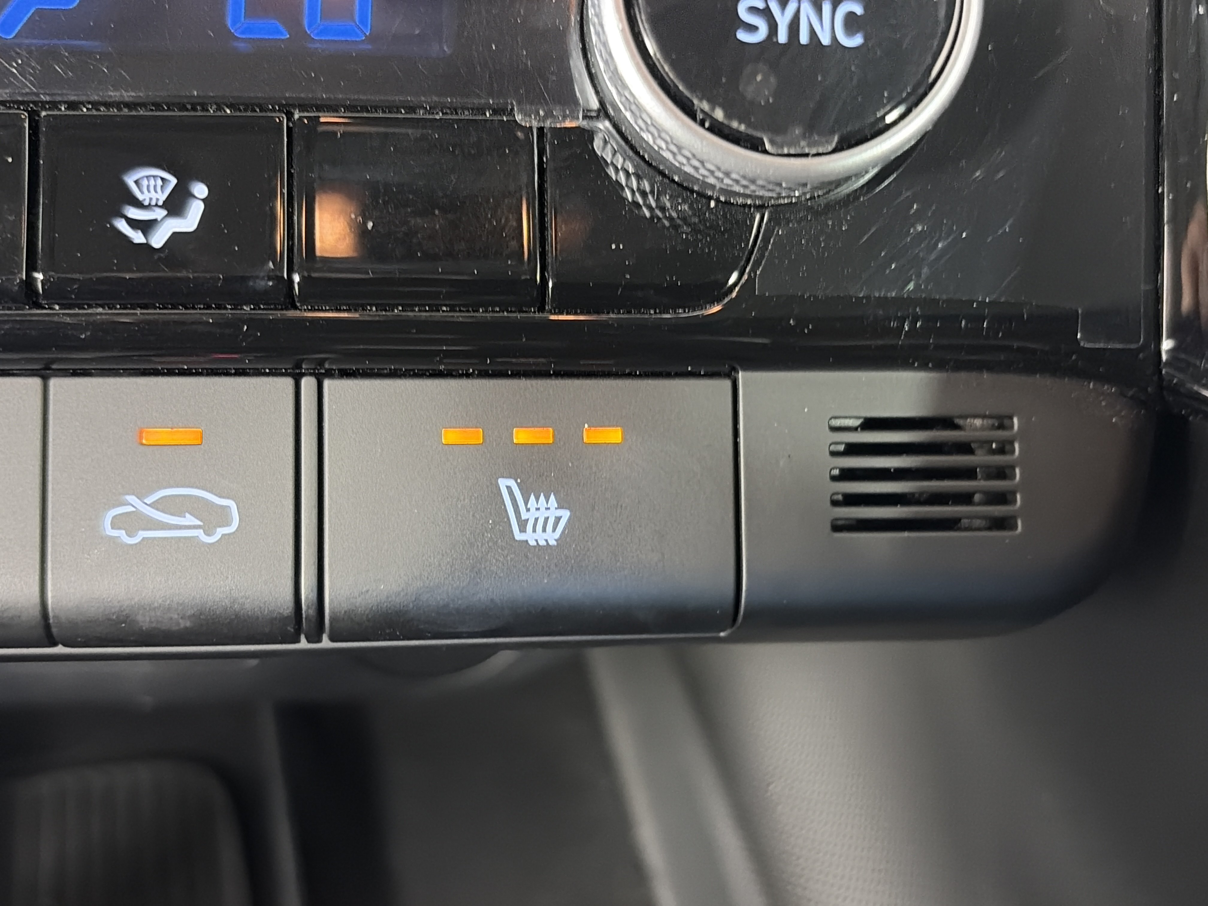 Certified 2024 Hyundai Elantra SEL w/ Convenience Package FWD image 30