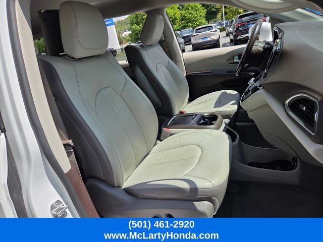 Used 2019 Chrysler Pacifica Touring-L Plus w/ Advanced Safetytec Group FWD image 19