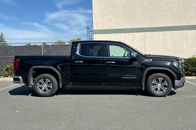 Used 2025 GMC Sierra 1500 SLT RWD image 3