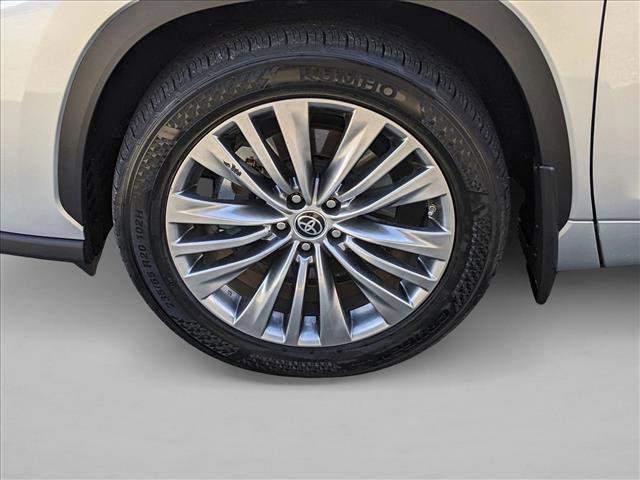 Used 2022 Toyota Highlander Platinum image 24