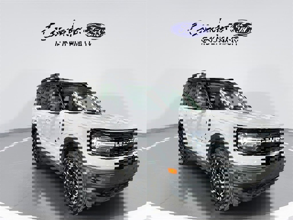 Used 2022 Ford Bronco Sport Outer Banks image 2