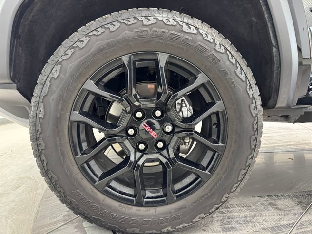 Used 2025 GMC Canyon Denali w/ LPO, Denali Black Edition AWD/4WD image 10